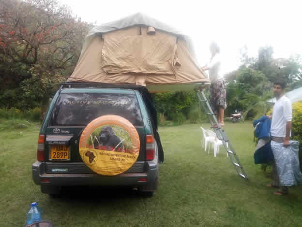 4x4 Uganda rooftop tent car