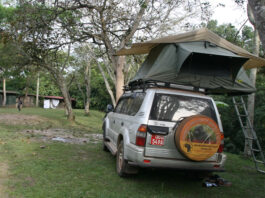 Uganda Rooftop tent car